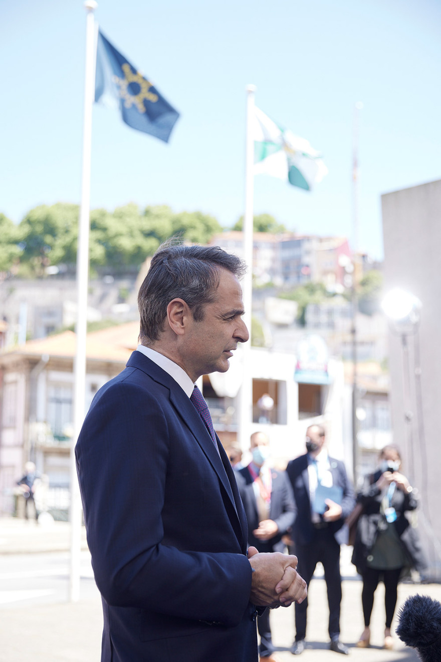 Στην Κοινωνική Σύνοδο Κορυφής ο Μητσοτάκης: «Προωθούμε ευεργετικές ρυθμίσεις για τους εργαζόμενους»