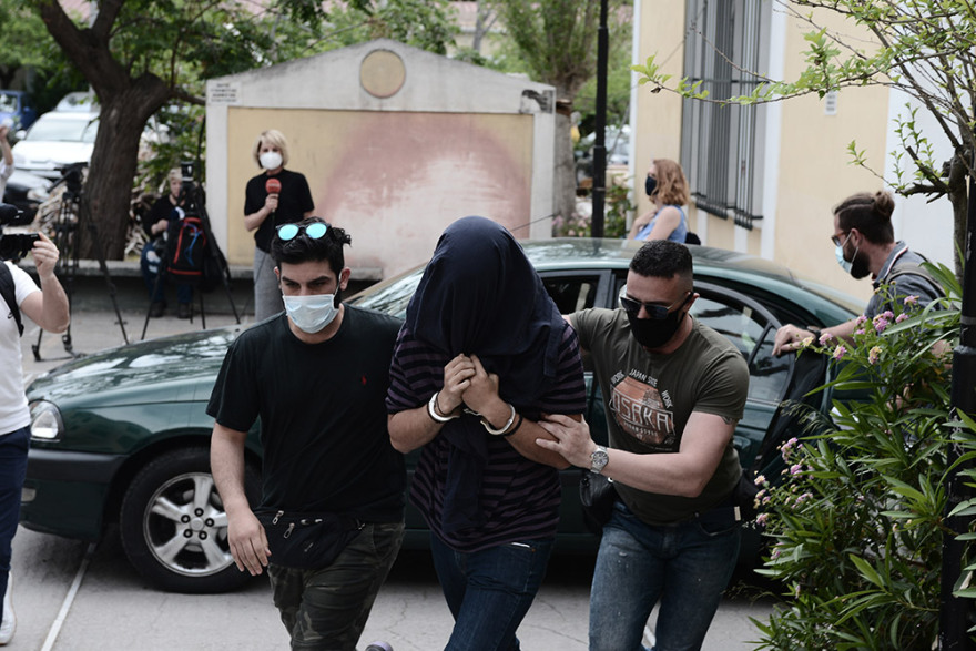 Πέντε γυναίκες αναγνώρισαν τον 22χρονο σάτυρο της Νέας Σμύρνης - Οδηγείται στο Αυτόφωρο