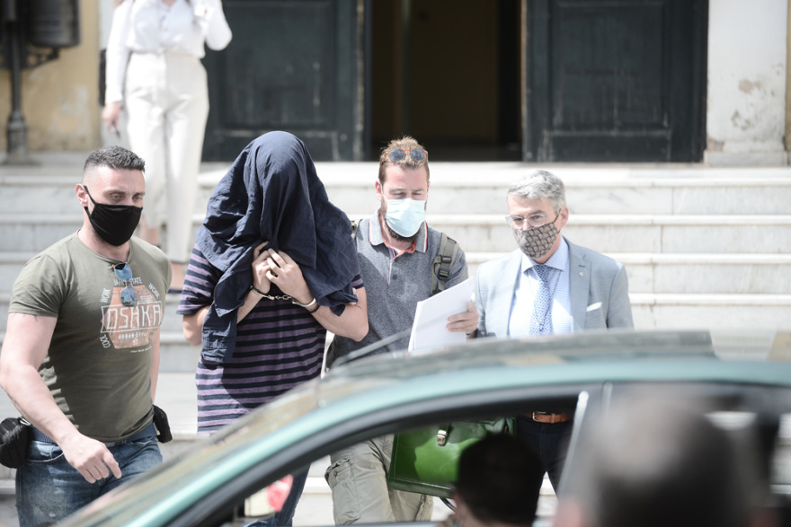 Πέντε γυναίκες αναγνώρισαν τον 22χρονο σάτυρο της Νέας Σμύρνης - Οδηγείται στο Αυτόφωρο