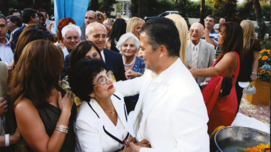 Γιώργος Πατούλης στο βιβλίο για τη μητέρα του: «Τίποτα δεν ήταν εύκολο για την ηρωίδα μάνα μου»