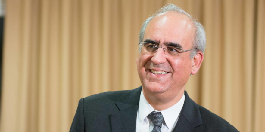 Τα κλαδιά κινδυνεύουν να γίνουν «προσάναμμα» και ο Δήμαρχος Κηφισιάς, Γιώργος Θωμάκος αγρόν αγοράζει