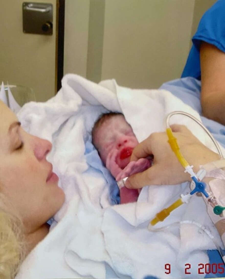 Ελένη Μενεγάκη: Το τρυφερό μήνυμα για τη γιορτή της μητέρας και οι αδημοσίευτες φωτογραφίες 