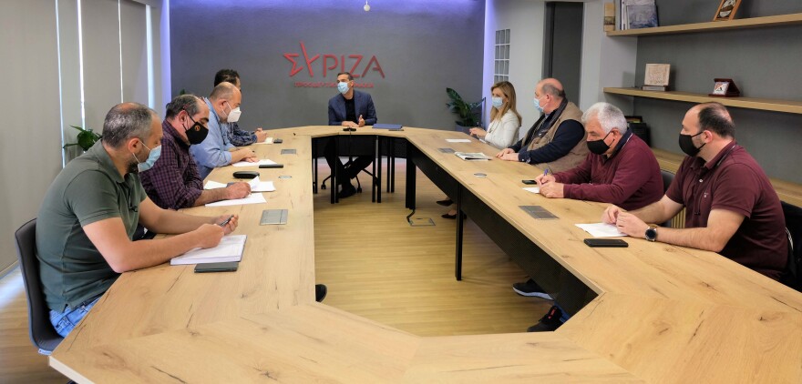 Τσίπρας με ΔΟΕ: «Ανοίγουν τα σχολεία με μοναδικό όπλο τα self test, που είναι χρήσιμα αλλά χαμηλής ευαισθησίας»