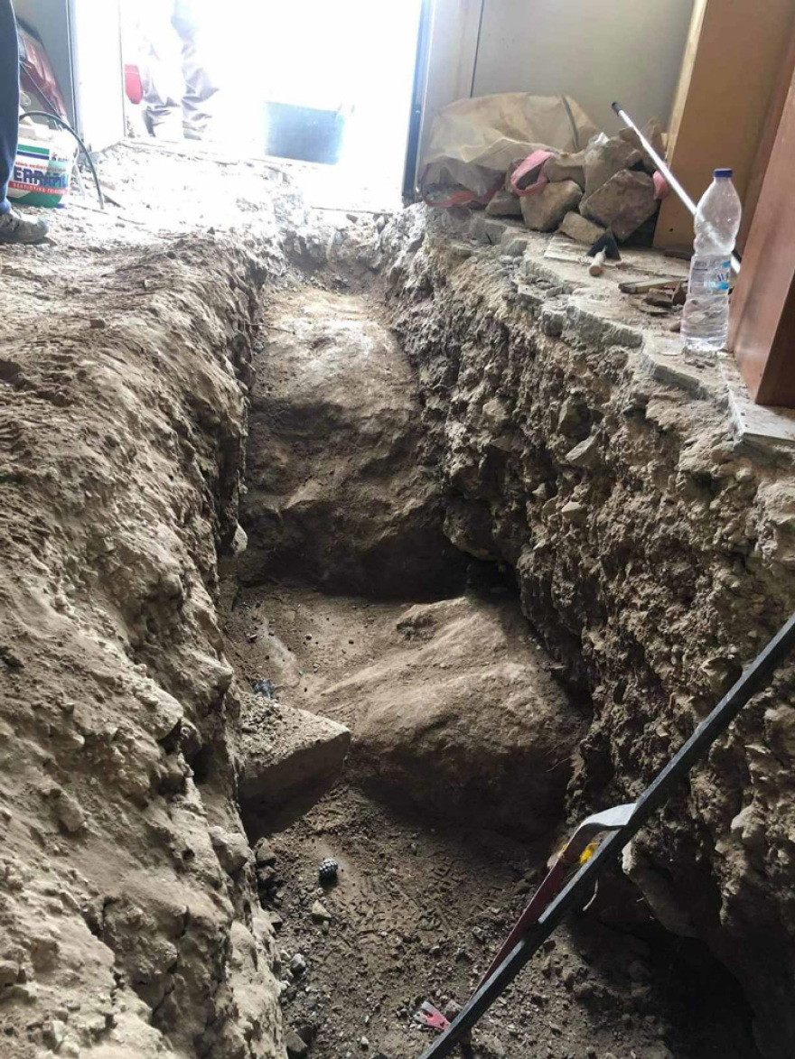 Λίνα Μενδώνη: Απαντά για το κομπρεσέρ στην Ακρόπολη με στοιχεία και φωτογραφίες