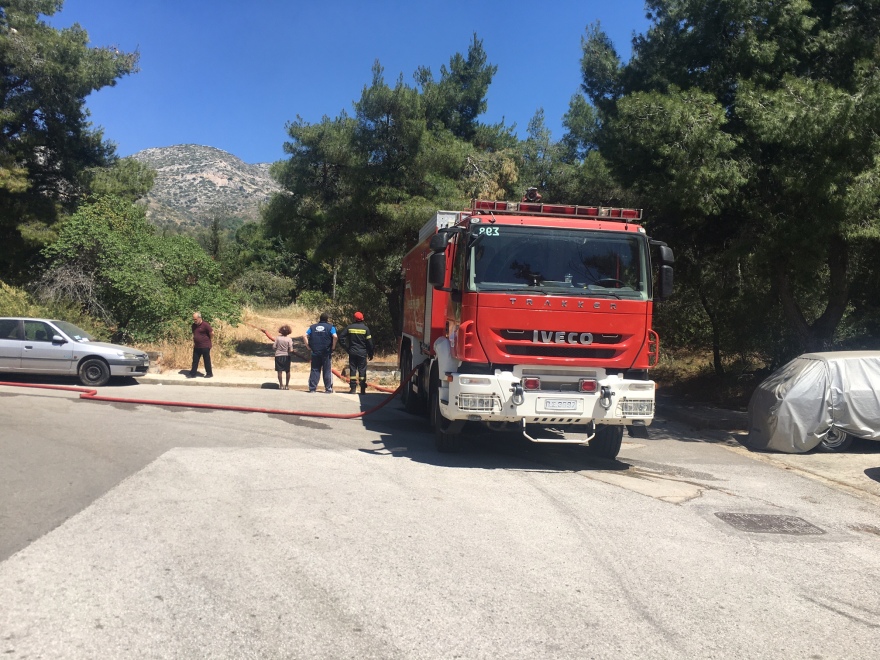 Φωτιά σε υπαίθριο χώρο στην Αργυρούπολη 