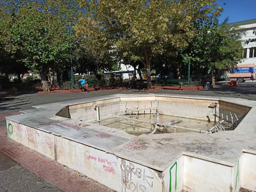 Δήμος Αθηναίων: «Μεταμορφώθηκαν» τα πρώτα 20 σιντριβάνια της Αθήνας   