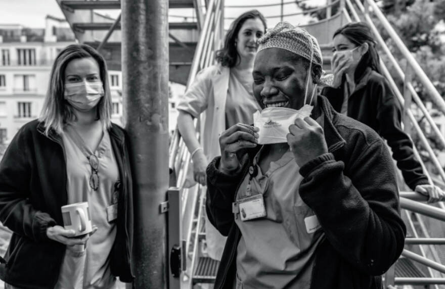 Νίκος Αλιάγας: Ο φωτογράφος, ο δημοσιογράφος, ο Έλληνας