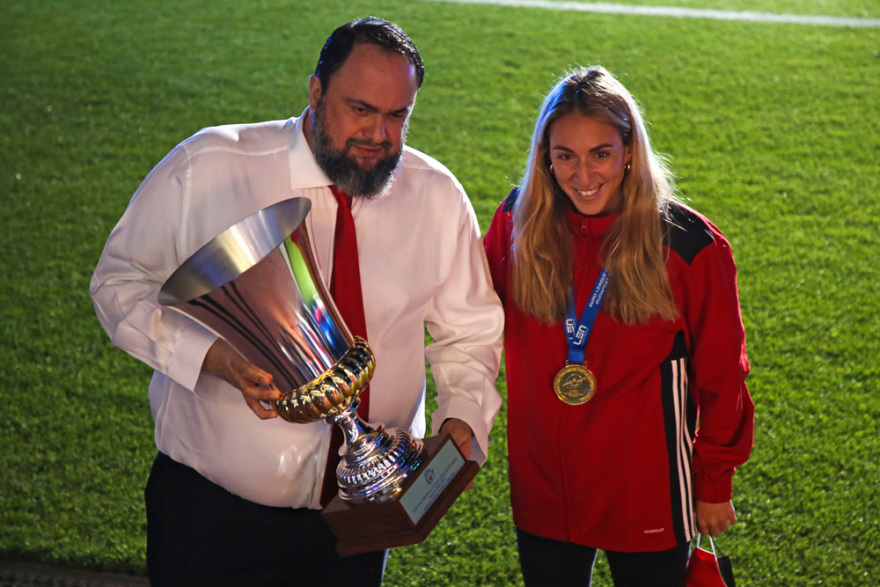 Η μεγάλη φιέστα του Ολυμπιακού για το 46ο: Μια γιορτή γεμάτη Ελλάδα, Πειραιά και... Βαλμπουενά