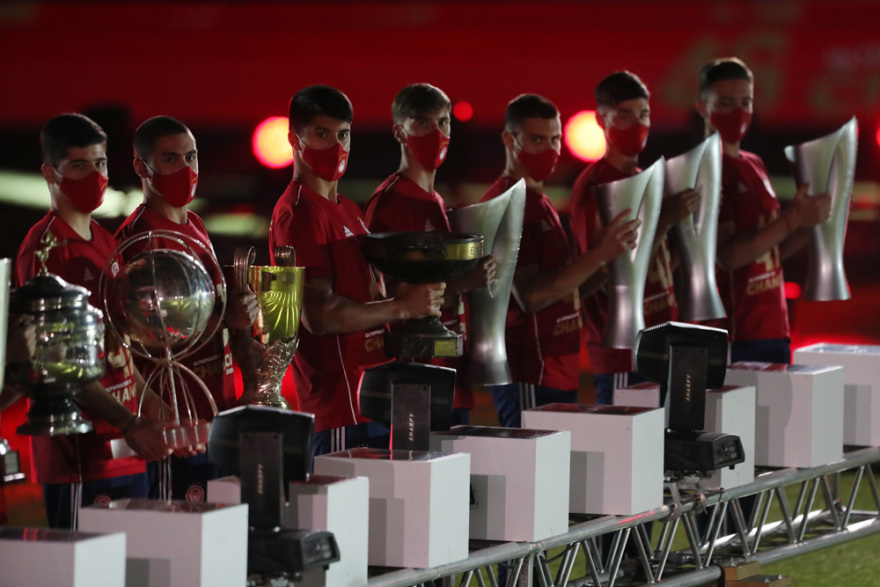 Η μεγάλη φιέστα του Ολυμπιακού για το 46ο: Μια γιορτή γεμάτη Ελλάδα, Πειραιά και... Βαλμπουενά