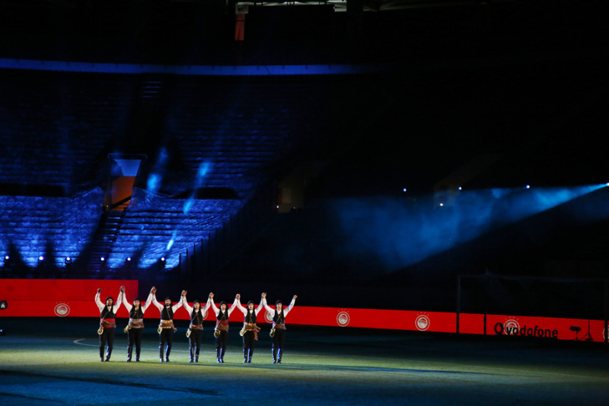 Η μεγάλη φιέστα του Ολυμπιακού για το 46ο: Μια γιορτή γεμάτη Ελλάδα, Πειραιά και... Βαλμπουενά