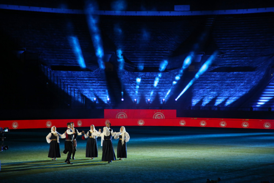 Η μεγάλη φιέστα του Ολυμπιακού για το 46ο: Μια γιορτή γεμάτη Ελλάδα, Πειραιά και... Βαλμπουενά