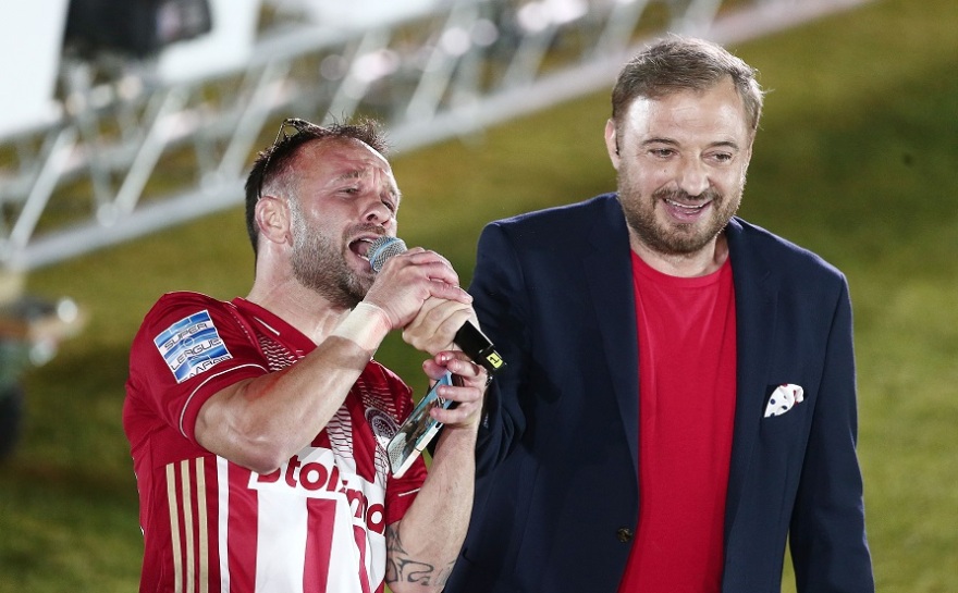 Η μεγάλη φιέστα του Ολυμπιακού για το 46ο: Μια γιορτή γεμάτη Ελλάδα, Πειραιά και... Βαλμπουενά