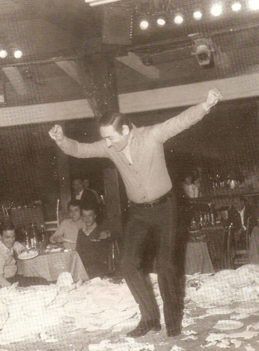 «Στράτος Διονυσίου - Βάρδος Λαϊκός και Σαλονικιός»: Μια αποκαλυπτική βιογραφία