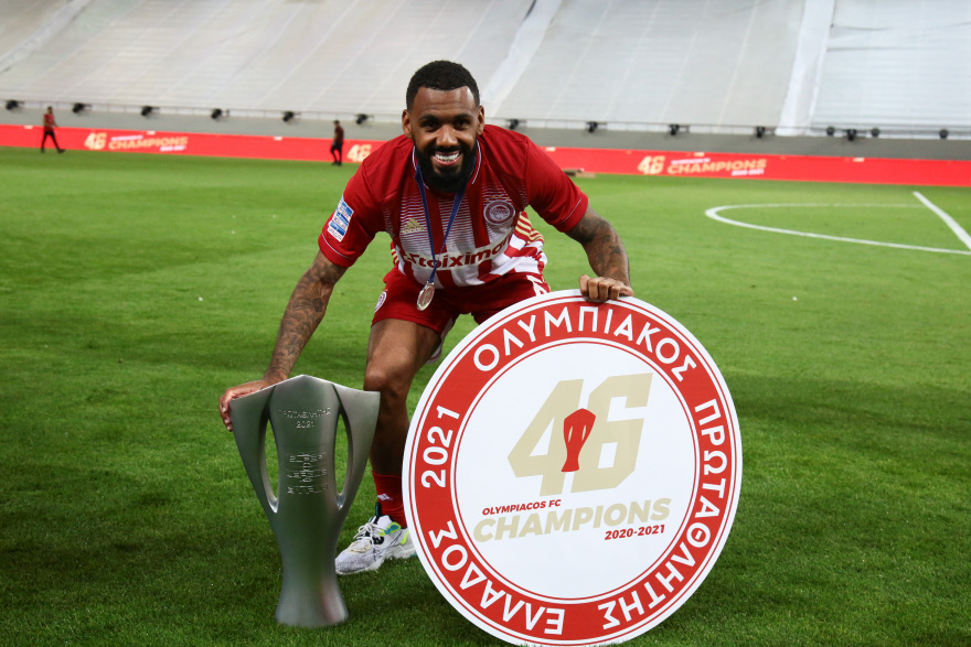 Η μεγάλη φιέστα του Ολυμπιακού για το 46ο: Μια γιορτή γεμάτη Ελλάδα, Πειραιά και... Βαλμπουενά