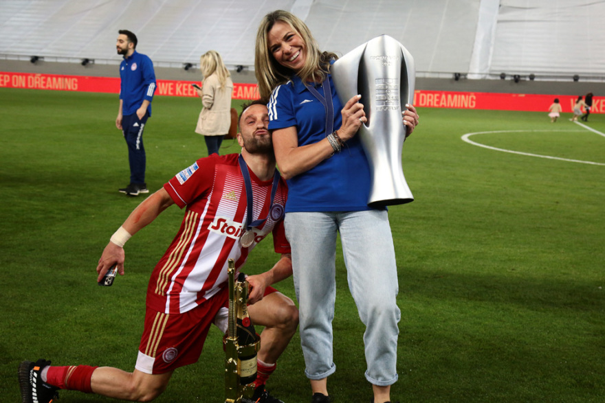 Η μεγάλη φιέστα του Ολυμπιακού για το 46ο: Μια γιορτή γεμάτη Ελλάδα, Πειραιά και... Βαλμπουενά