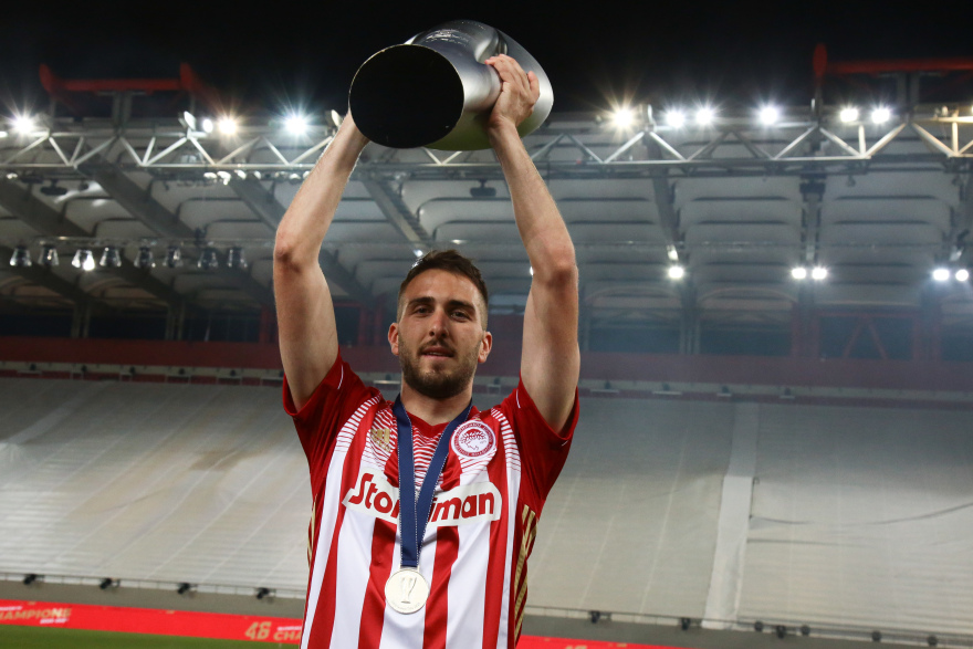 Η μεγάλη φιέστα του Ολυμπιακού για το 46ο: Μια γιορτή γεμάτη Ελλάδα, Πειραιά και... Βαλμπουενά