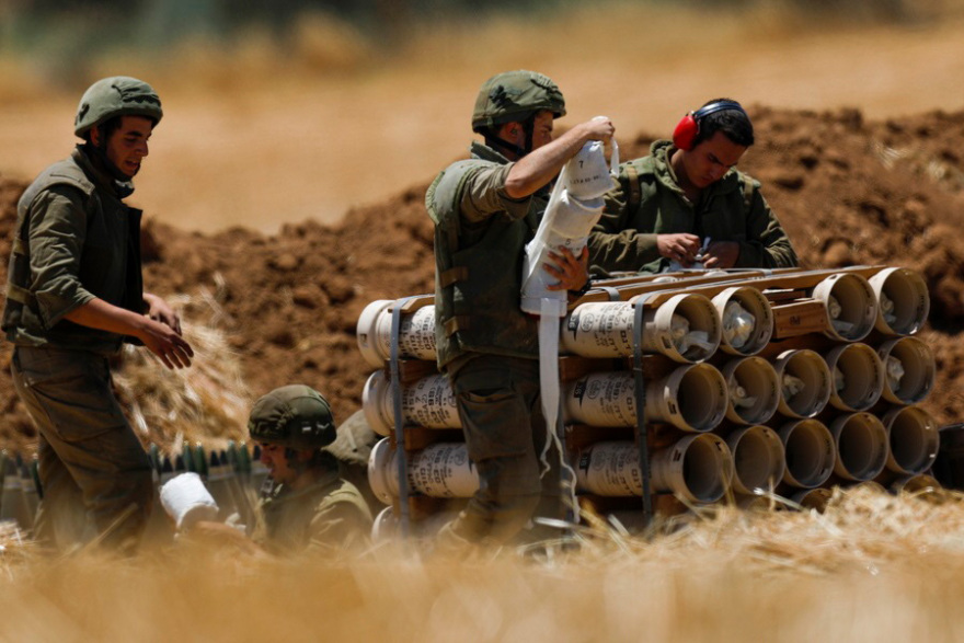 Ισραήλ - Τρίτη νύχτα κόλασης: Πάνω από 100 νεκροί στη Γάζα - Μαζεύει στρατό το Τελ Αβίβ, απειλεί η Χαμάς