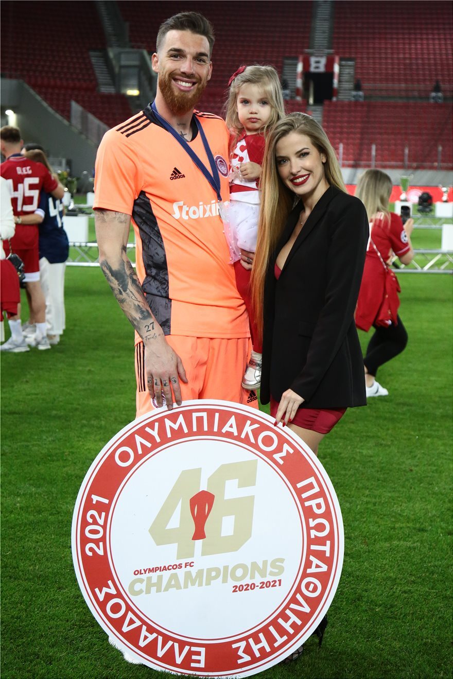 Φεύγει και... παντρεύεται ο Ζοσέ Σα: Η πρόταση γάμου και το «ναι» από την εντυπωσιακή Ρακέλ Γιάκομπ