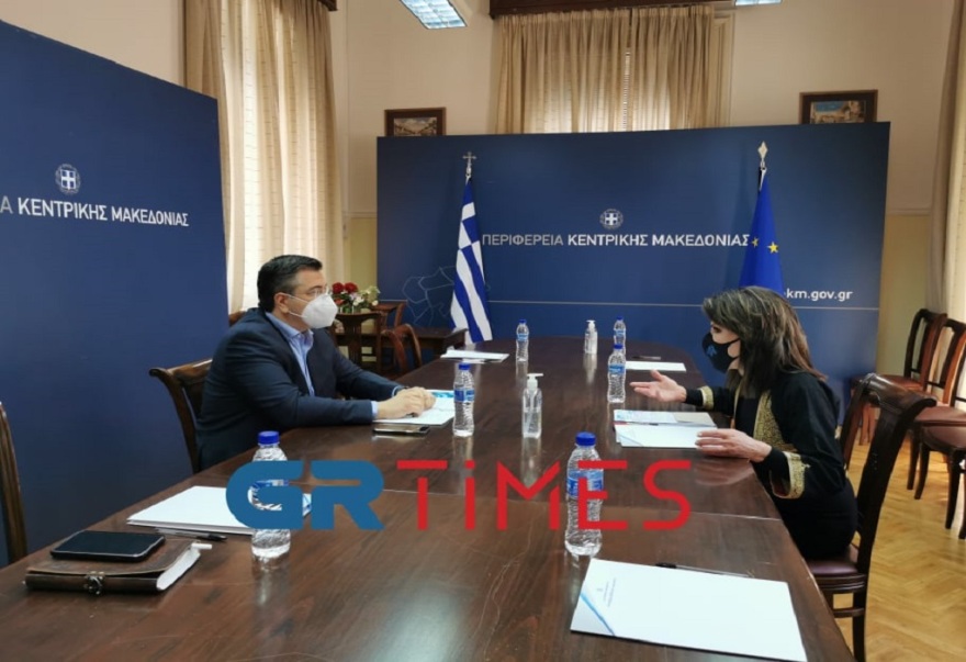 Γιάννα Αγγελοπούλου: Με παραδοσιακή φορεσιά και στη Θεσσαλονίκη - «Να ψάξετε και να μάθετε λίγο ιστορία»