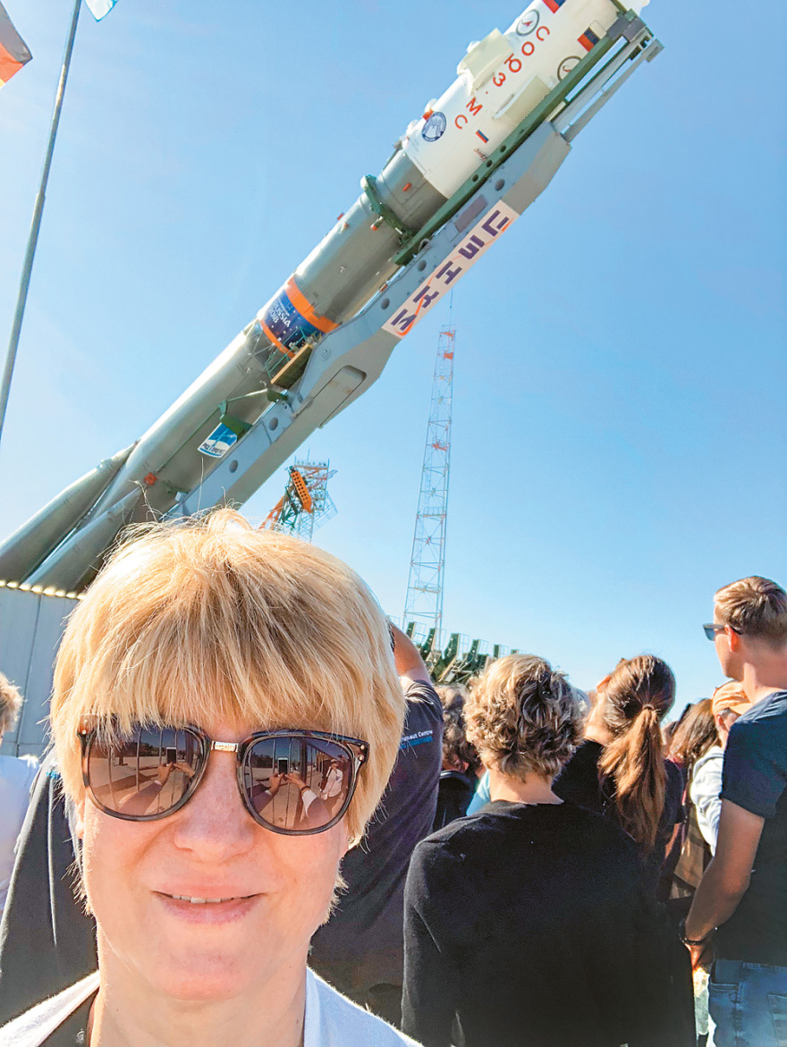 Η Αθηνά Κουστένη στον Δανίκα: «O Tιτάνας θα είναι η επόμενη Γη»