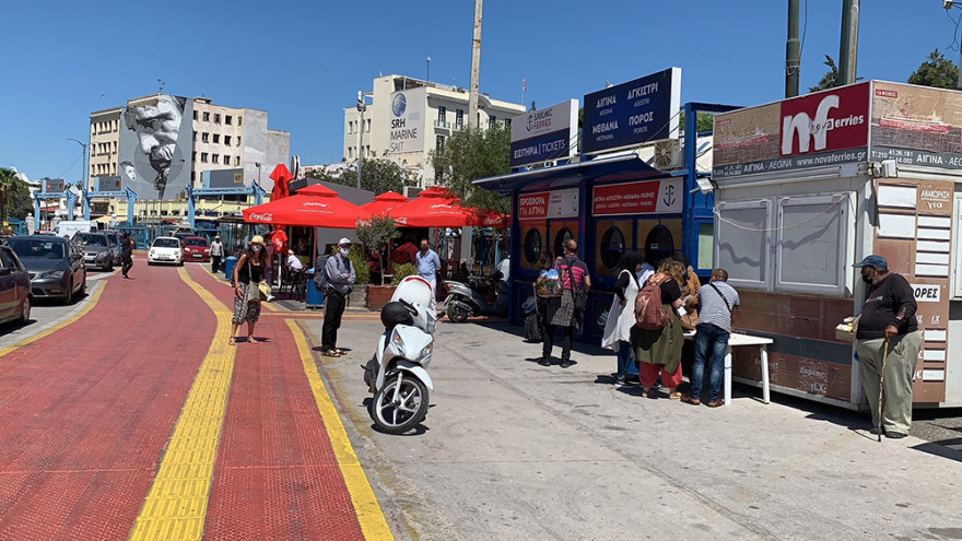 Μετακινήσεις - Η πρώτη μεγάλη έξοδος: Αυξημένη κίνηση στο λιμάνι του Πειραιά - Δείτε εικόνες και βίντεο