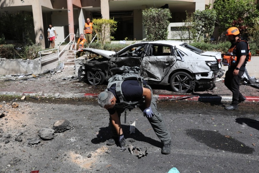 Δείτε βίντεο: Κτίριο που στέγαζε Associated Press και Al Jazeera καταρρέει έπειτα από ισραηλινό βομβαρδισμό