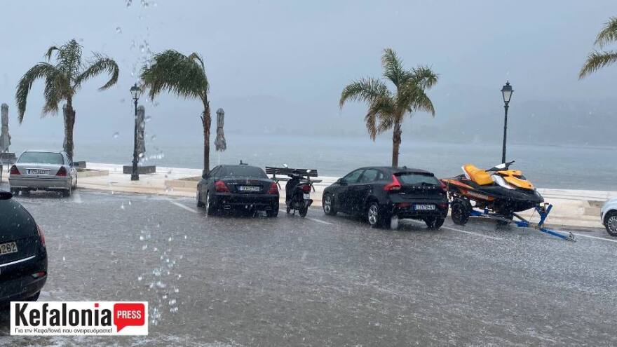 Κακοκαιρία, Κεφαλονιά: Ισχυρή καταιγίδα έπληξε το Αργοστόλι, έπεσε μέχρι και χαλάζι - Δείτε βίντεο και φωτογραφίες