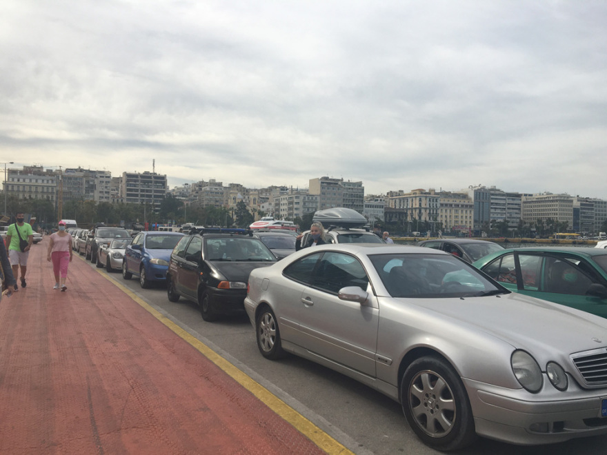 Lockdown: Το πρώτο «ελεύθερο» Σαββατοκύριακο - Απόδραση από την πόλη για νησιά και εξοχικά