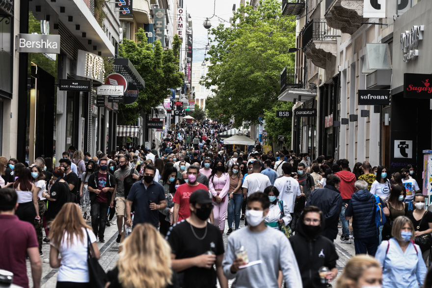 Άρση lockdown: Πρώτο Σάββατο «ελευθερίας» με ψώνια, βόλτες και «αποδράσεις» από τις πόλεις (Φωτογραφίες, βίντεο)