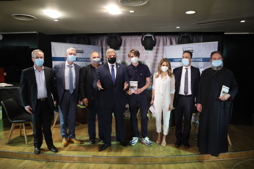 H παρουσίαση του βιβλίου του Γιώργου Πατούλη στον Ιανό