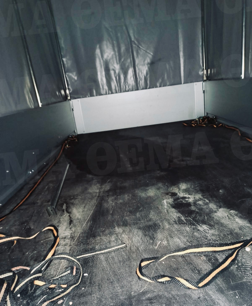 Έφοδος της ΟΠΚΕ σε αποθήκη με κλεμμένες μηχανές στο Μενιδι - Ανάμεσά τους η BMW του Τζώνυ Καλημέρη