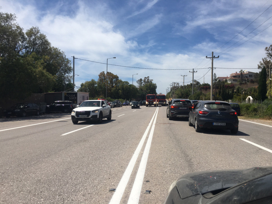 Σοβαρό τροχαίο στο Λαγονήσι - Αποκαταστάθηκε η κυκλοφορία στην Αθηνών-Σουνίου