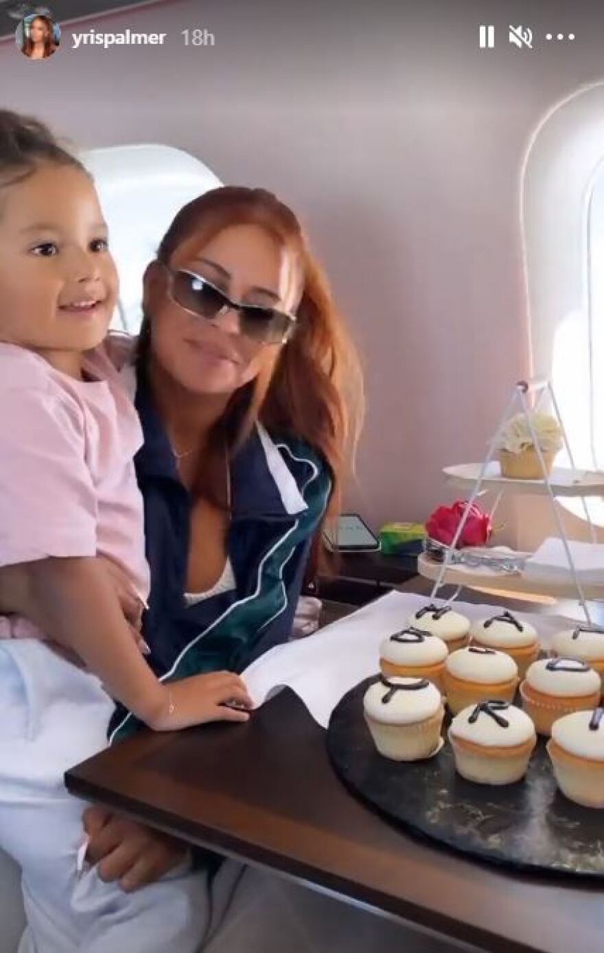 Κάιλι Τζένερ: Έτοιμο να «εκραγεί» το ντεκολτέ της στη νέα της εμφάνιση - Δείτε φωτογραφίες