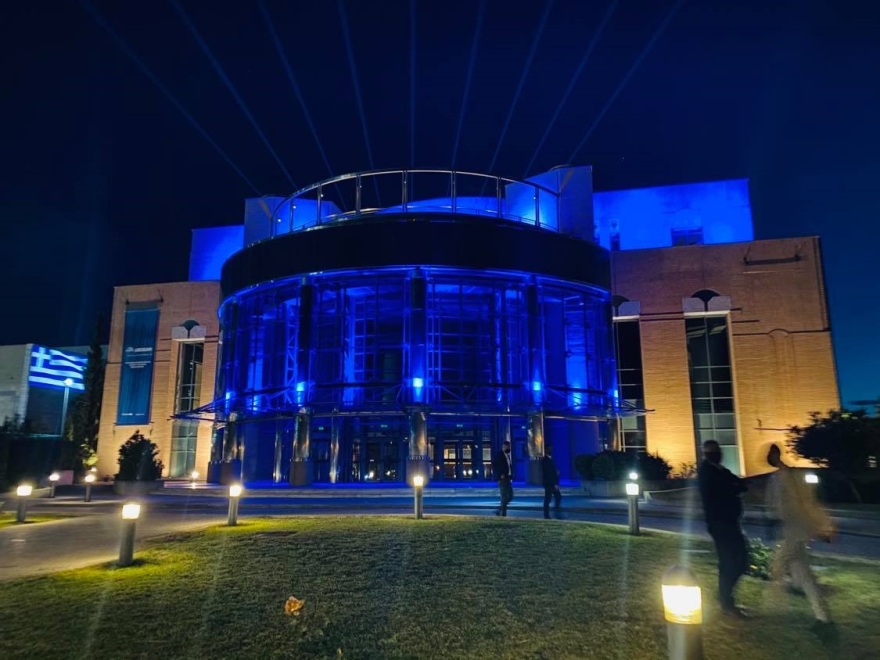 Δείτε βίντεο και φωτογραφίες: Στα γαλανόλευκα «ντύθηκε» το Μέγαρο Μουσικής Θεσσαλονίκης