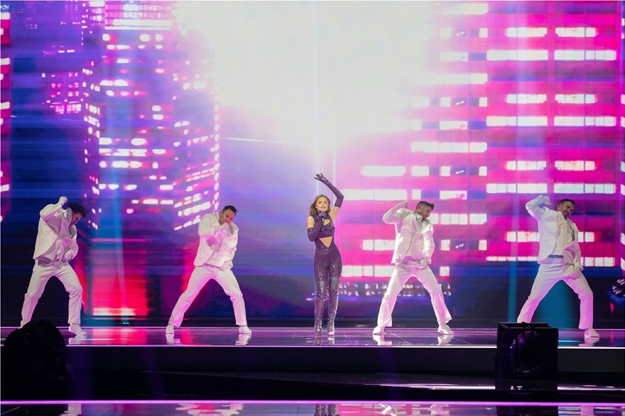 Eurovision 2021: 250.000 κρύσταλλα Swarovski θα κοσμούν την ολόσωμη φόρμα της Στεφανίας