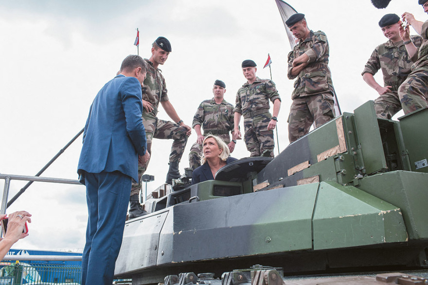 Γαλλία: Το 58% των Γάλλων στηρίζει τους «στρατηγούς με τις παντόφλες» που βλέπουν ισλαμικό κίνδυνο