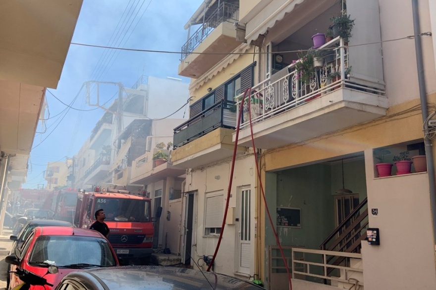 Ηράκλειο: Φωτιά σε διαμέρισμα - Ένας ηλικιωμένος στο νοσοκομείο