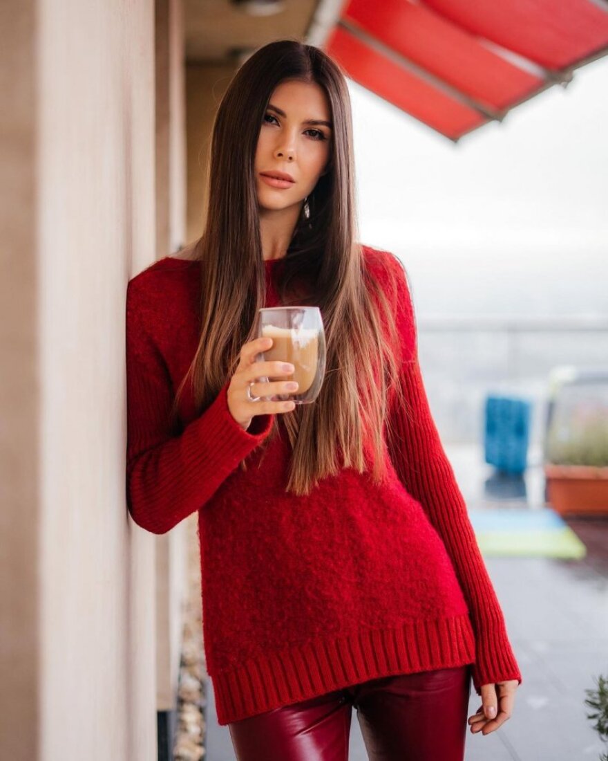 Αυτή είναι η εντυπωσιακή σύζυγος του Σεργκέι Ρεμπρόφ - Δείτε φωτογραφίες