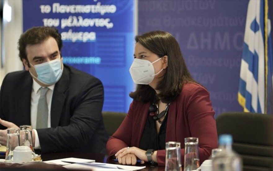 Πανελλαδικές 2021: Με SMS στο κινητό θα μάθουν οι υποψήφιοι τους βαθμούς και σε ποια σχολή πέρασαν