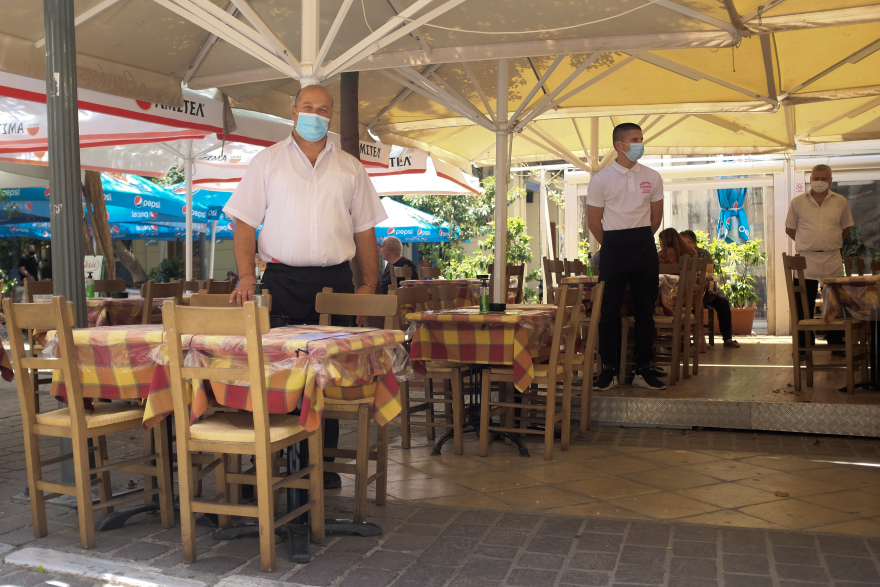 Κορωνοϊός: Ο στόχος για 5,5 εκατ. εμβολιασμούς μέχρι τέλη Μαΐου και οι σκέψεις για τοπικά lockdown