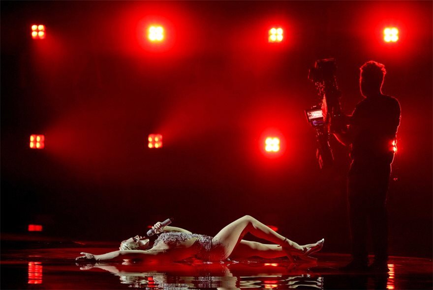 Eurovision: Η Έλενα Τσαγκρινού χόρεψε την Ευρώπη σε... διαβολικούς ρυθμούς - Αποθέωση στο Twitter, ψηλά στα στοιχήματα 