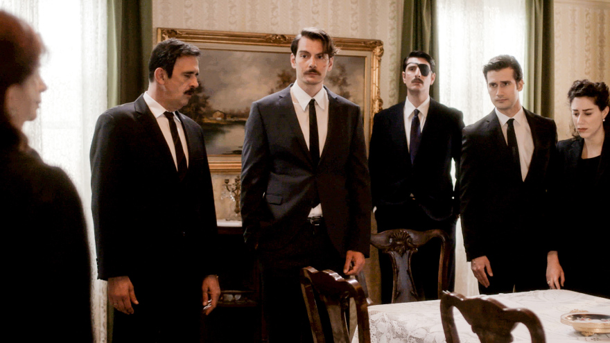 Άγριες Μέλισσες: Η Ελένη έρχεται αντιμέτωπη με τον Δούκα - Θα αποκαλύψει τελικά όσα γνωρίζει;