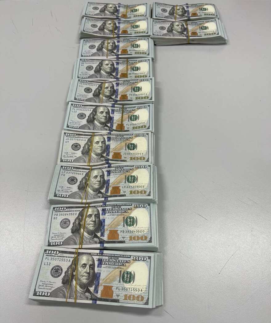 ΑΑΔΕ: Σκύλοι ανιχνευτές σταμάτησαν παράνομες μεταφορές 170.000€