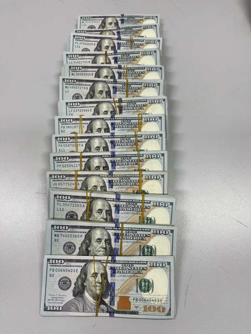 ΑΑΔΕ: Σκύλοι ανιχνευτές σταμάτησαν παράνομες μεταφορές 170.000€