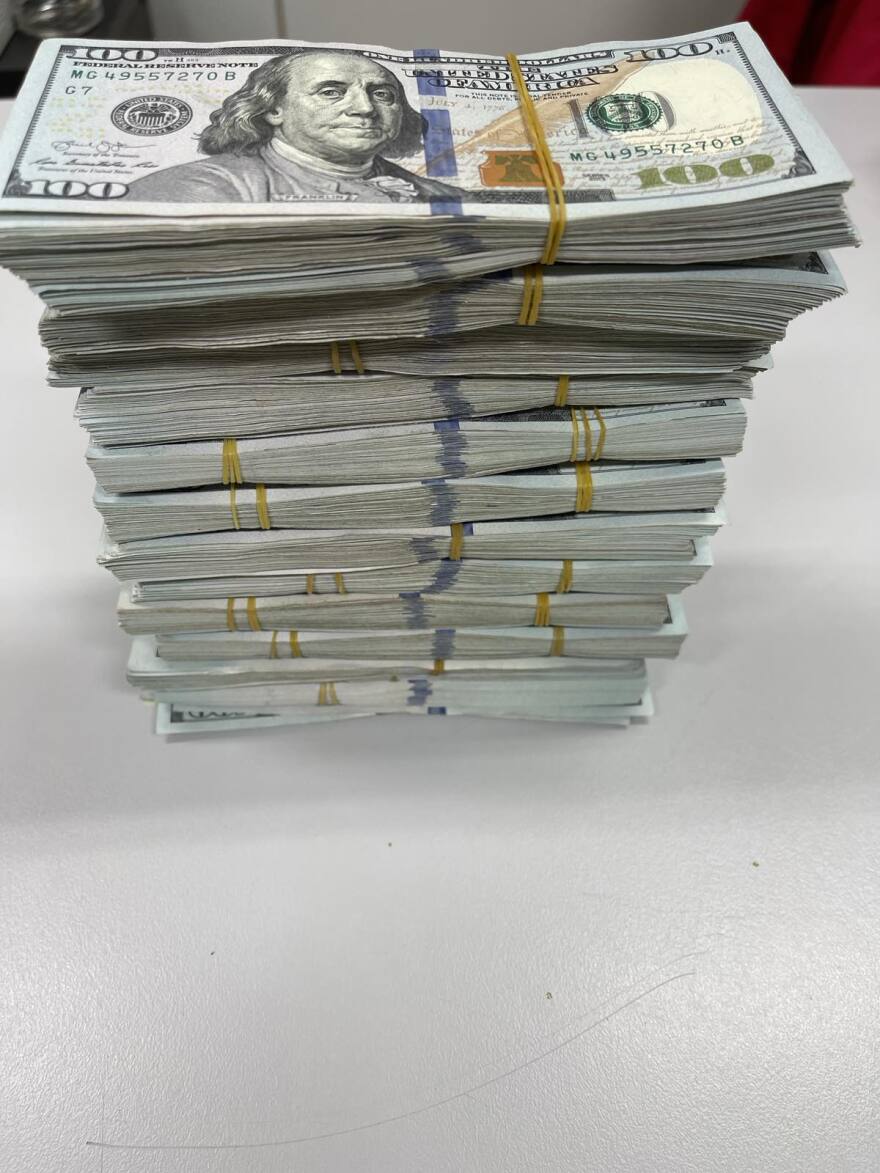 ΑΑΔΕ: Σκύλοι ανιχνευτές σταμάτησαν παράνομες μεταφορές 170.000€