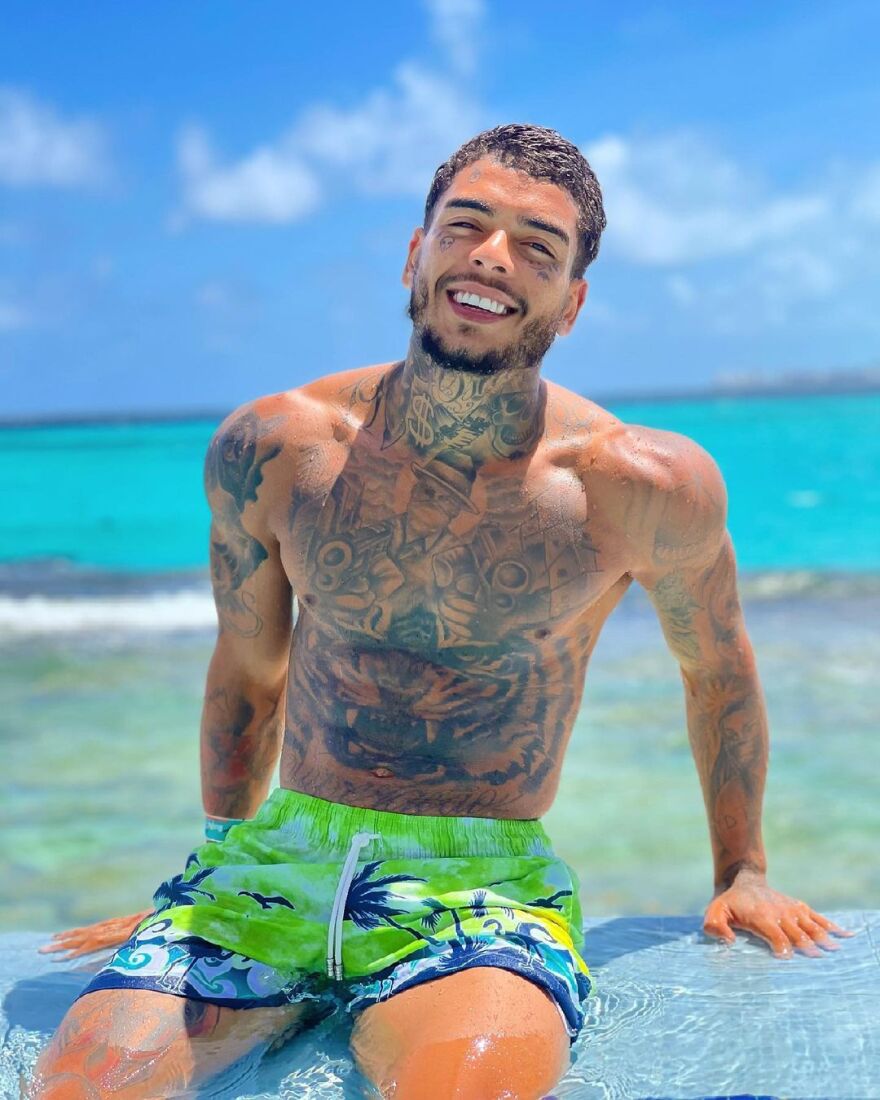 Θρήνος για τον Νεϊμάρ: Φίλος του ράπερ «βούτηξε» από τον πέμπτο για να μην τον πιάσει στα πράσα η γυναίκα του