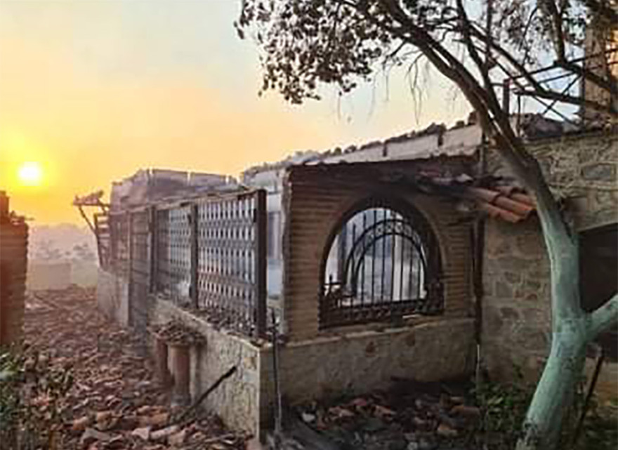 Μπέσσυ Αργυράκη: «Μου έστειλαν φωτογραφίες με το σπίτι μου καμένο» λέει στο protothema.gr