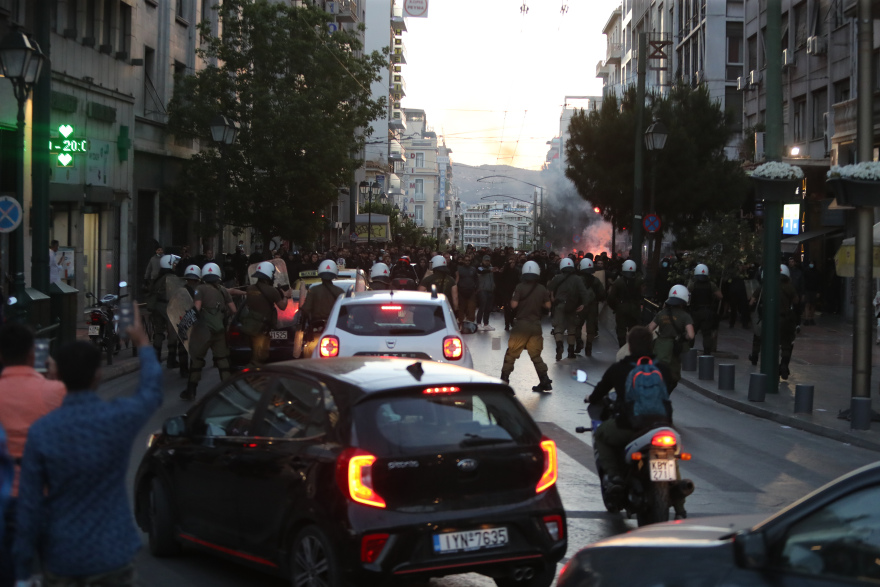 Συγκέντρωση οπαδών του ΠΑΟΚ στην Ομόνοια - Απαγόρευσε τις συναθροίσεις η Αστυνομία - Δείτε φωτογραφίες