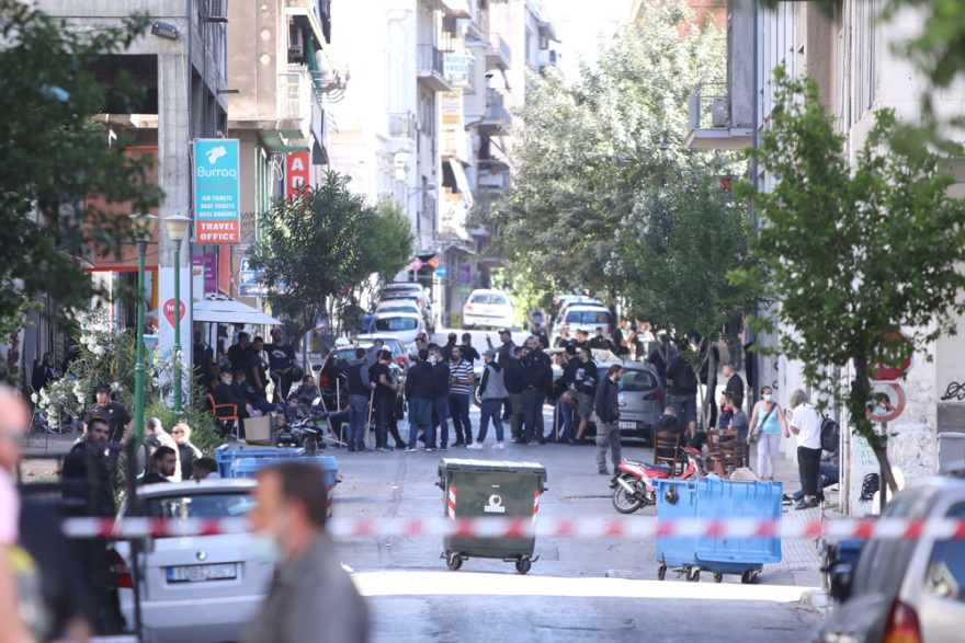 Συγκέντρωση οπαδών του ΠΑΟΚ στην Ομόνοια - Απαγόρευσε τις συναθροίσεις η Αστυνομία - Δείτε φωτογραφίες