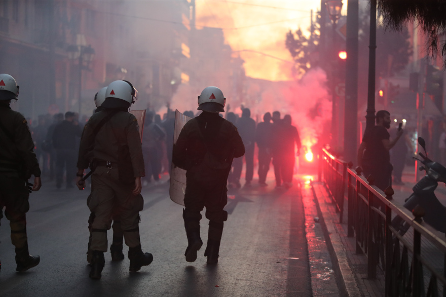 Συγκέντρωση οπαδών του ΠΑΟΚ στην Ομόνοια - Απαγόρευσε τις συναθροίσεις η Αστυνομία - Δείτε φωτογραφίες